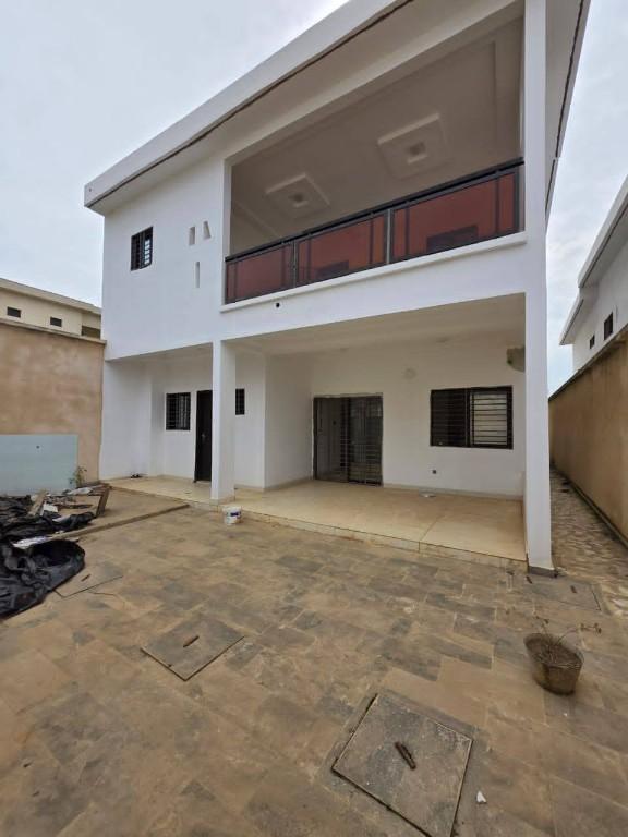 VILLA DUPLEX A LOUER FEH KESSE ROUTE DE BINJERVILLE en Côte d’Ivoire - Photo 8