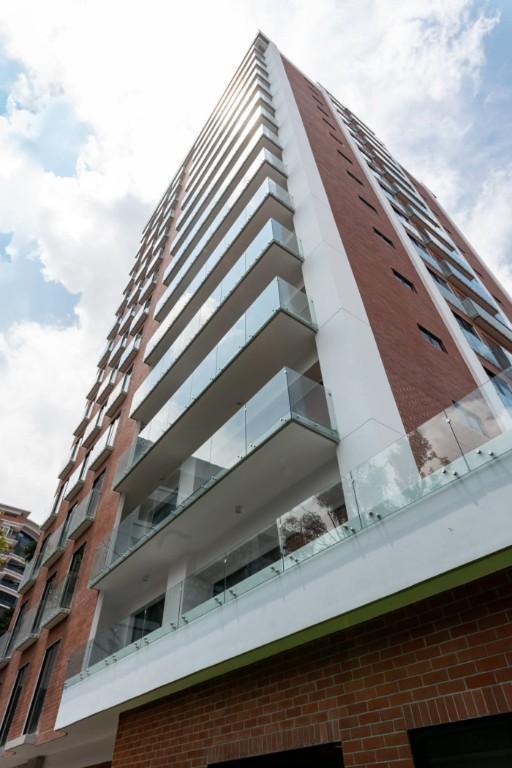 APARTAMENTO AMUEBLADO EN RENTA EN EDIFICIO DE ZONA 10 en Guatemala - Imagen 9