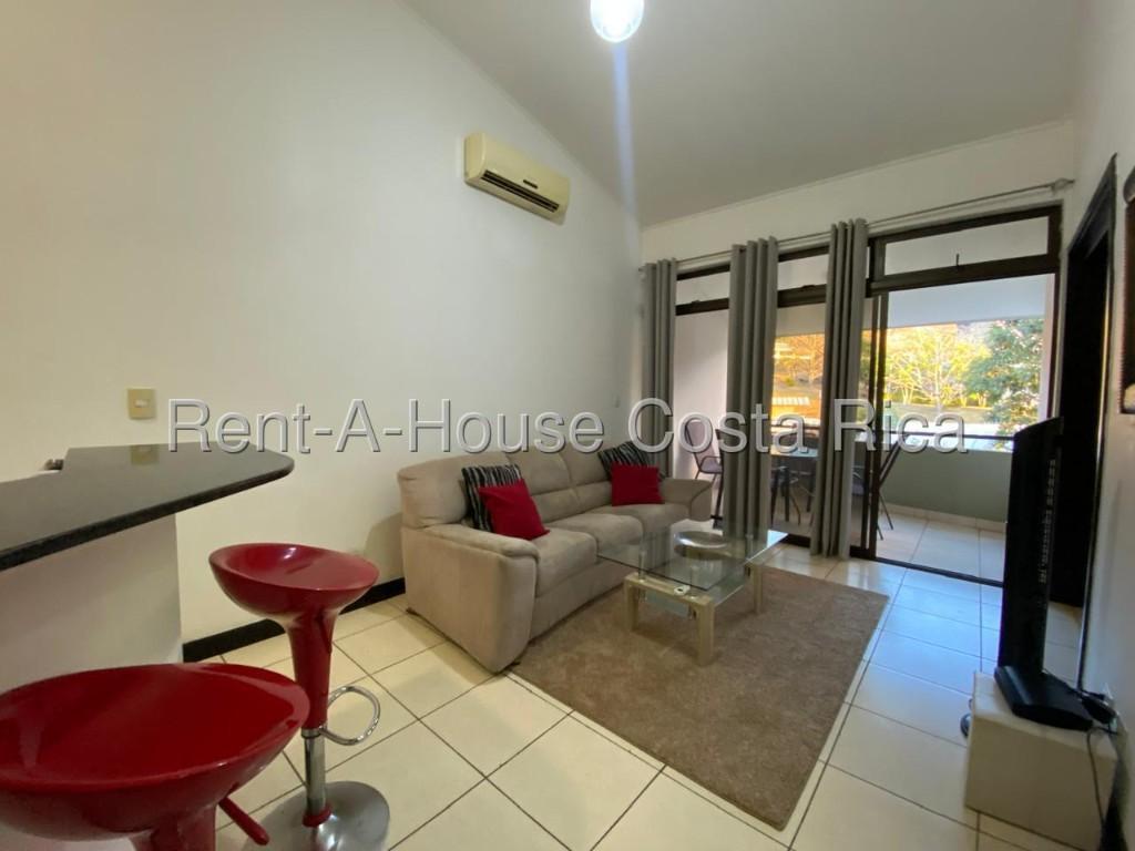 Se alquila apartamento en Santa Ana San José 26-1415 en San José - Imagen 1