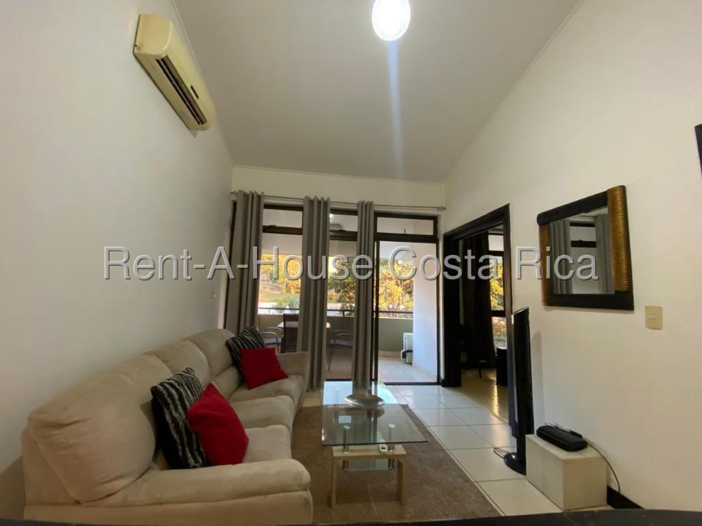Se alquila apartamento en Santa Ana San José 26-1415 en San José - Imagen 4