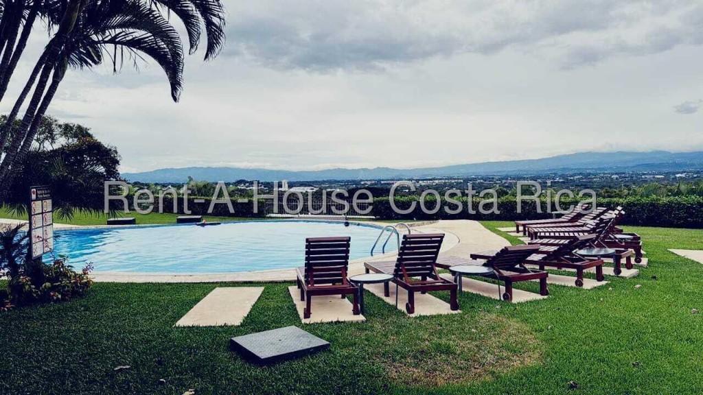 Se alquila apartamento en Santa Ana San José 26-1415 en San José - Imagen 2