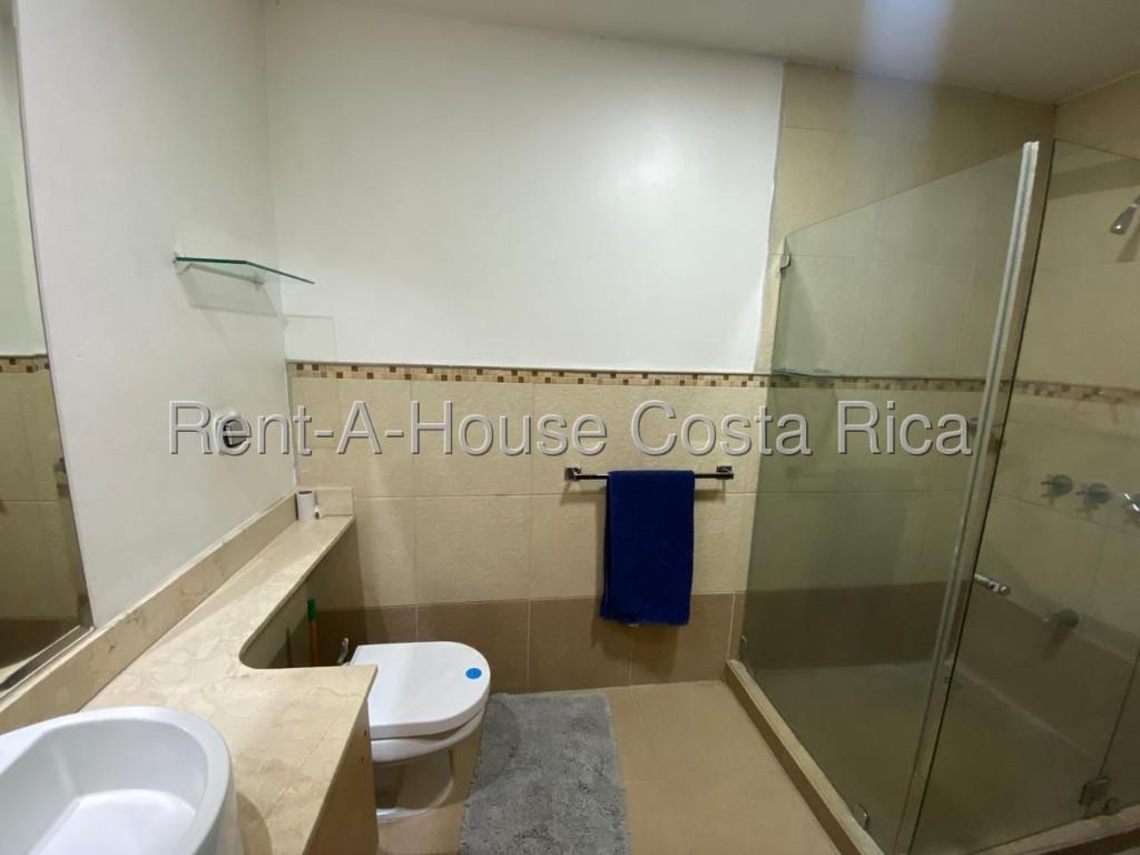 Se alquila apartamento en Santa Ana San José 26-1415 en San José - Imagen 11