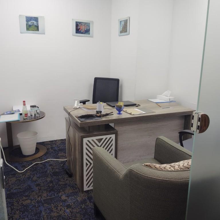 SEPERATE OFFICE FOR RENT 549 SQFT in Madīnat Zāyid - Image 1