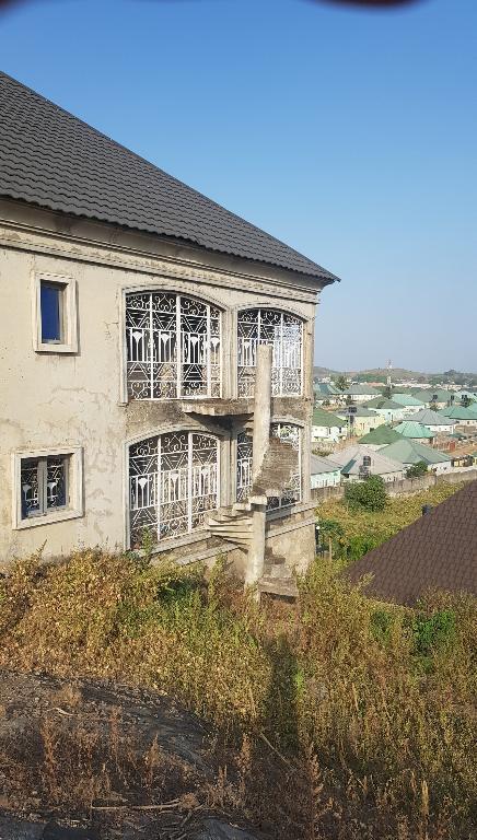 Mansion For Sale in Nigeria - Image 3