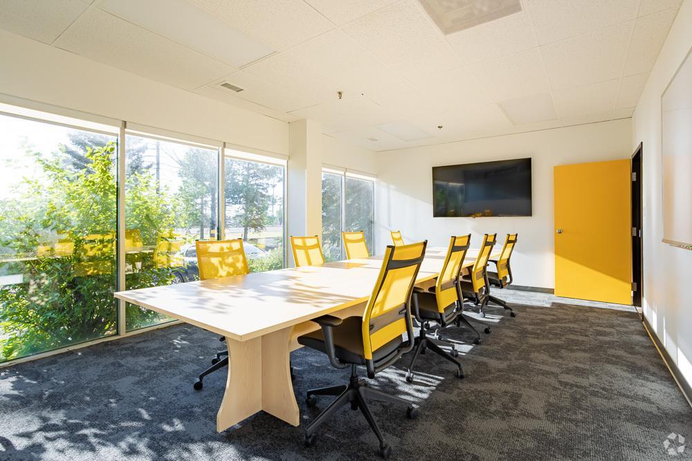 Enclosed 375 Sqft Space for Rent – NE Calgary in Calgary - Image 5
