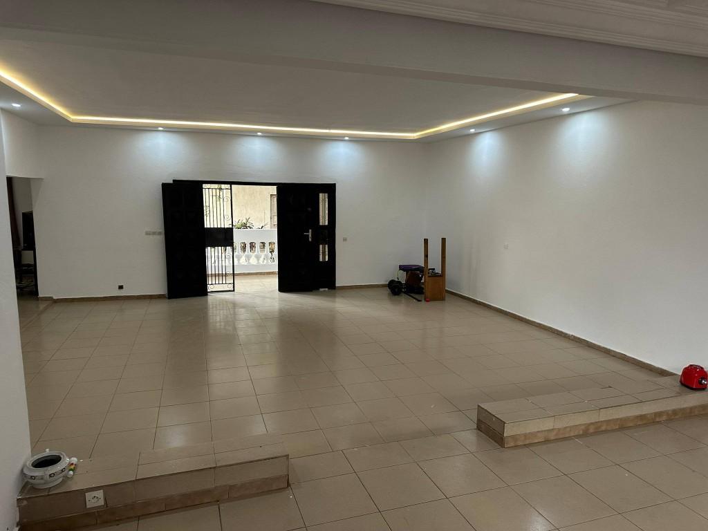 VILLA EN LOCATION RIVIERA BONOUMIN à Abidjan - Photo 1