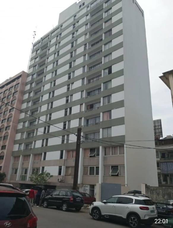 OFFRE AU PLATEAU IMMEUBLE R+15 en Côte d’Ivoire - Photo 1