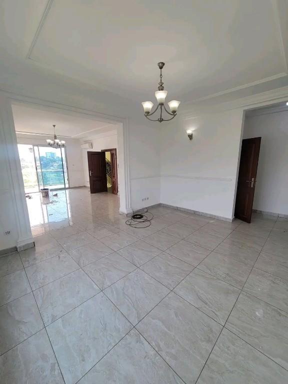 APPARTEMENT HAUT STANDING à louer à BASTOS au Cameroun - Photo 1