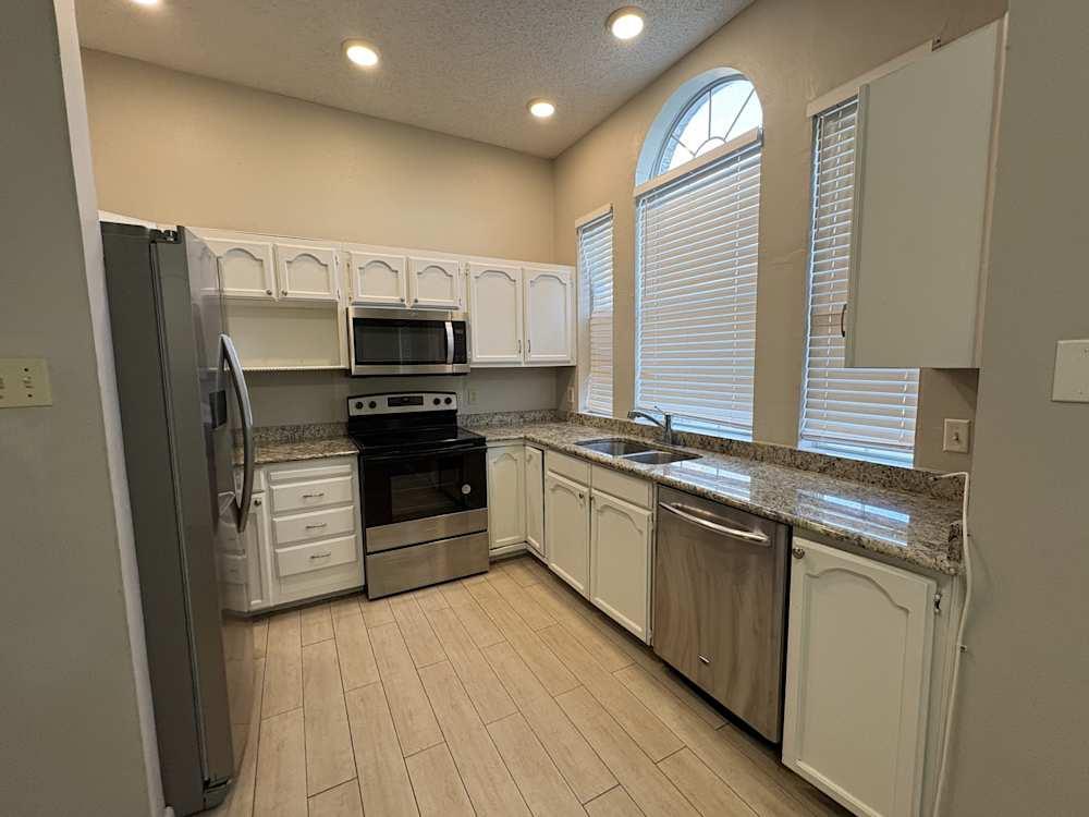 Beautiful Single Family HOME For RENT In Duncanville, TX in United States - Image 8