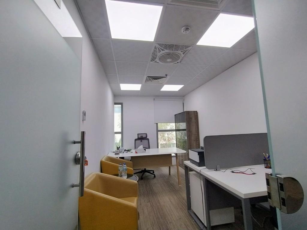165 SQFT OFFICE SPACE AVAILABLE FOR RENT IN DUBAI in Dubai - Image 5