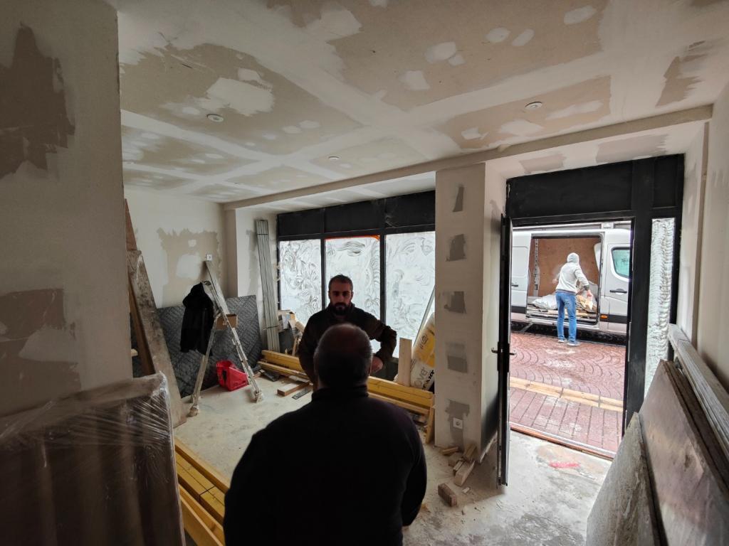 Local commercial - Vide à Montereau-Fault-Yonne - Photo 1