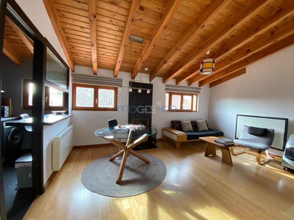 APARTAMENTO AMPLIO Y LUMINOSO EN EL CASCO HISTÓRICO en León - Imagen 1