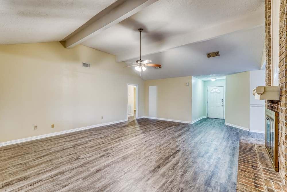 Available 3bed Single Family HOME For RENT in Pasadena - Image 1