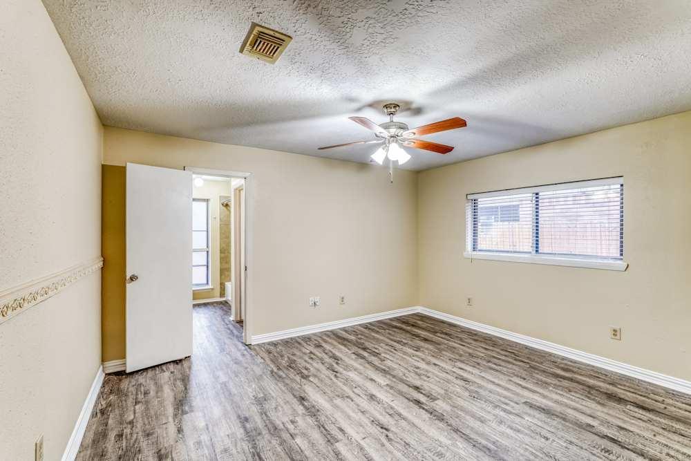 Available 3bed Single Family HOME For RENT in Pasadena - Image 7