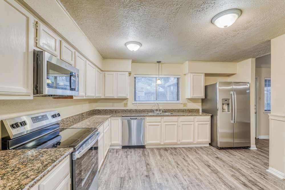 Available 3bed Single Family HOME For RENT in Pasadena - Image 8