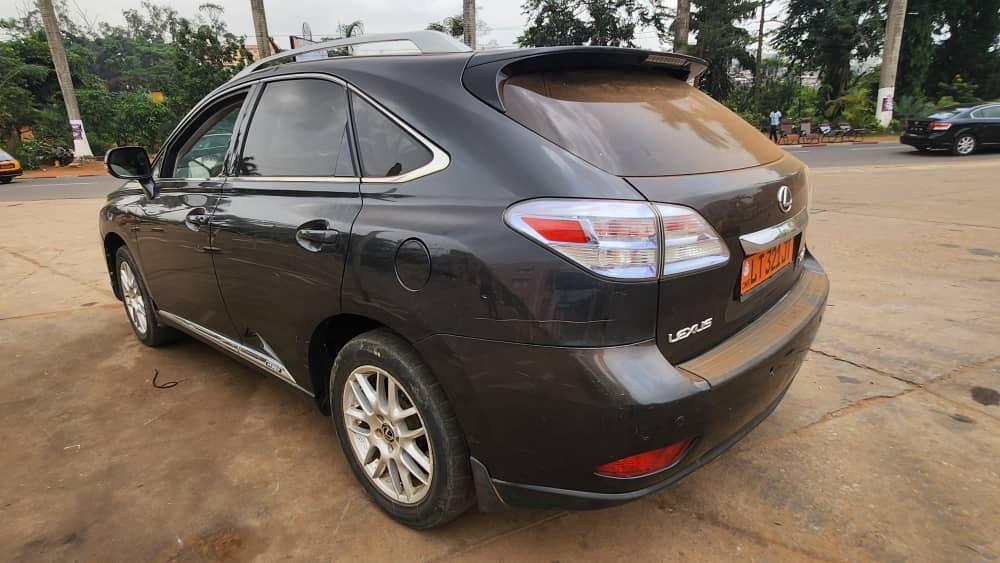 Lexus RX450h Hybrid 2013 au Cameroun - Photo 4
