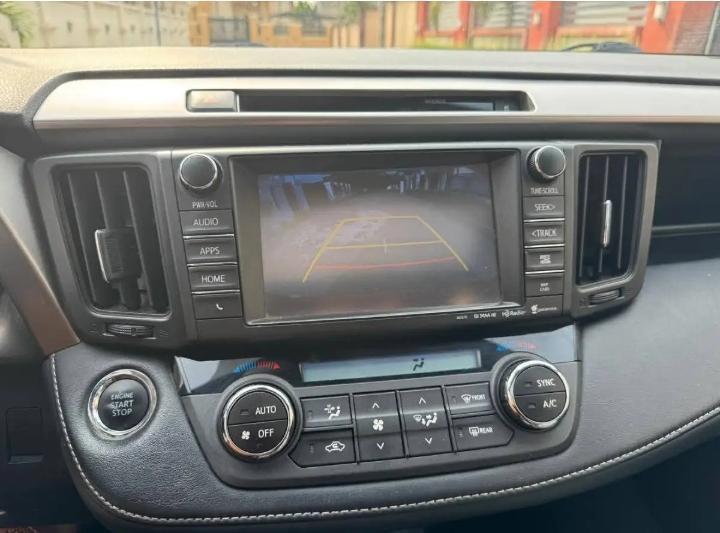 2016 Toyota Rav4 XLE 4PLUGS in Port Harcourt - Image 1