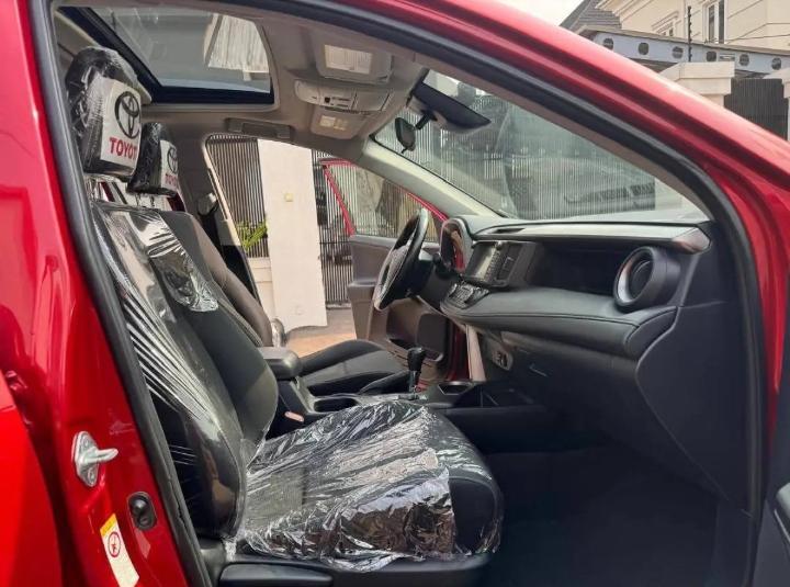 2016 Toyota Rav4 XLE 4PLUGS in Port Harcourt - Image 6