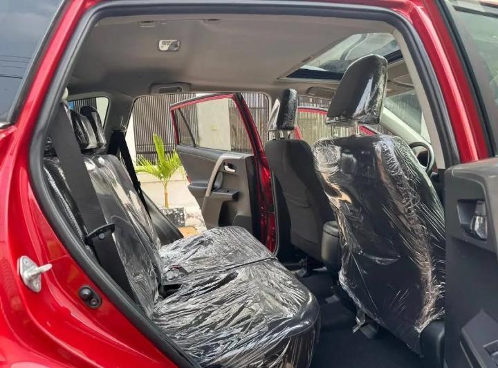 2016 Toyota Rav4 XLE 4PLUGS in Port Harcourt - Image 7