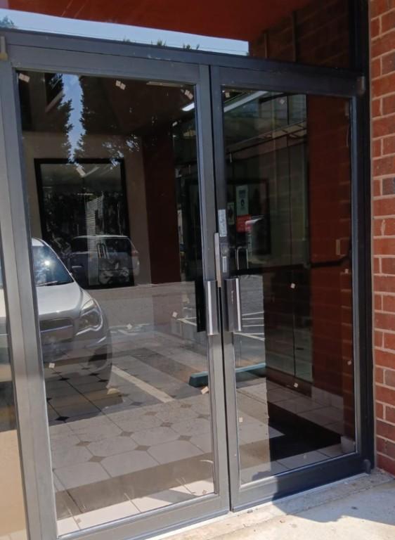 Multiserviceglass in Atlanta - Image 3