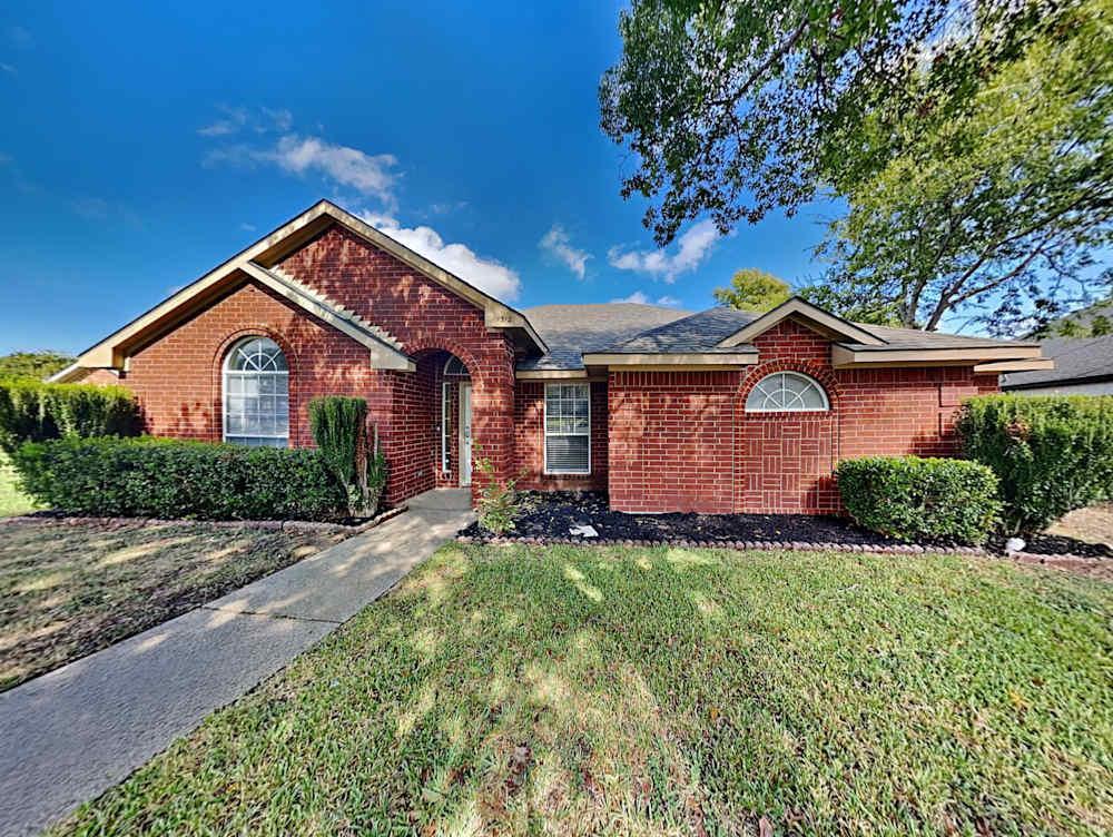 BEAUTIFUL SINGLE FAMILY HOME FOR RENT IN DALLAS, TX in United States - Image 1