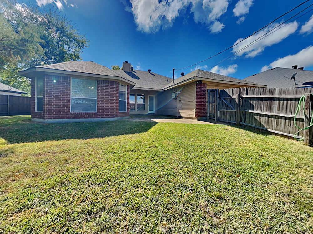 BEAUTIFUL SINGLE FAMILY HOME FOR RENT IN DALLAS, TX in United States - Image 8