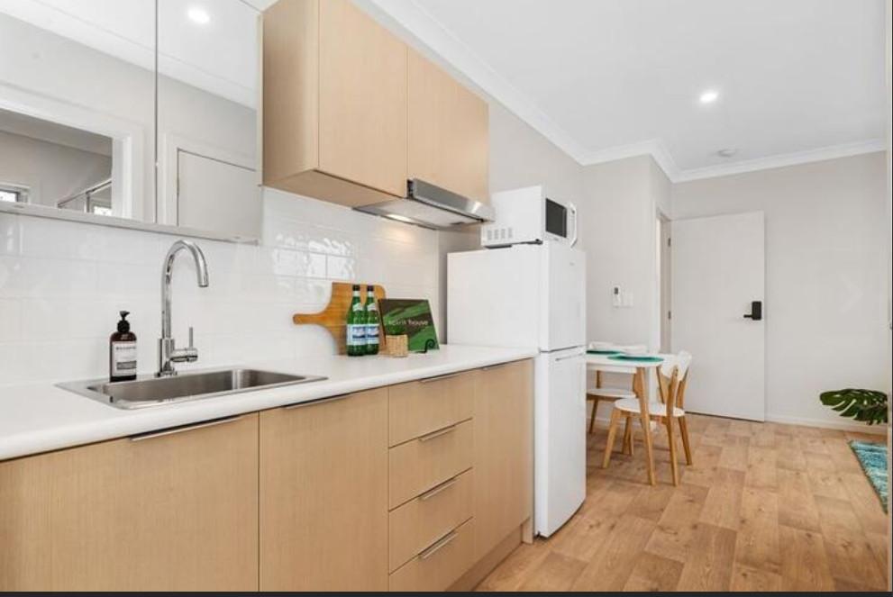FURNISHED HOUSE FOR RENT IN NSW in Highgate Hill - Image 3