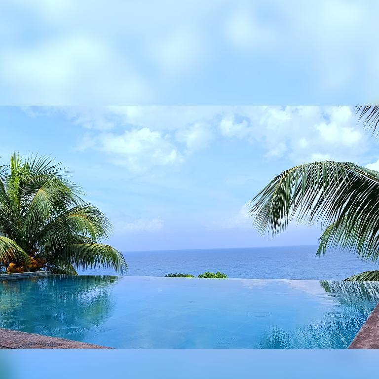 Seychelles Villa For Sale in Cincinnati - Image 1