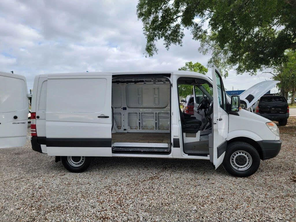 2012 Mercedes-Benz Sprinter Cargo 2500 144 WB RWD in United States - Image 4