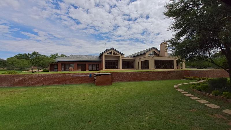 House 2897-ref-1770 for Sale in Roodeplaat Dam, Roodeplaat in Mamelodi - Image 1