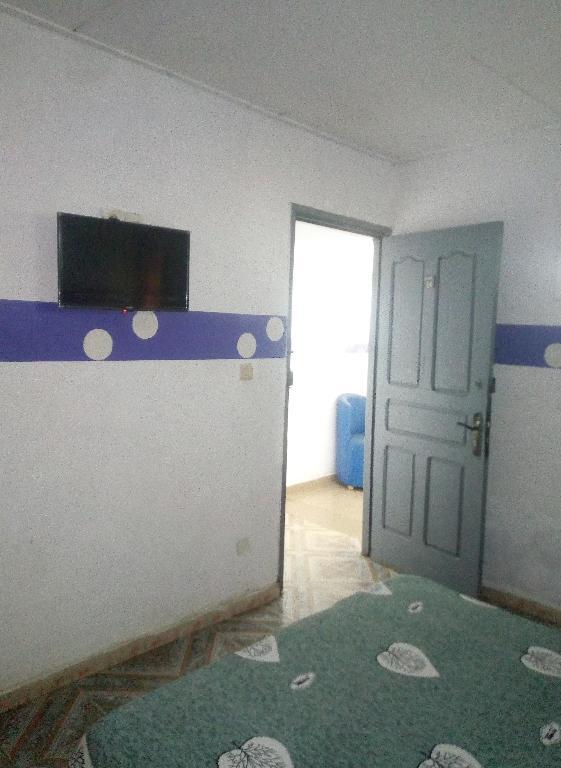 CHAMBRES POUR LA NUITÉE A COCODY RIVIERA en Côte d’Ivoire - Photo 1