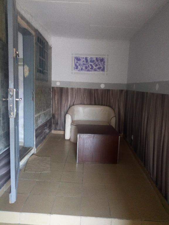 CHAMBRES POUR LA NUITÉE A COCODY RIVIERA en Côte d’Ivoire - Photo 9