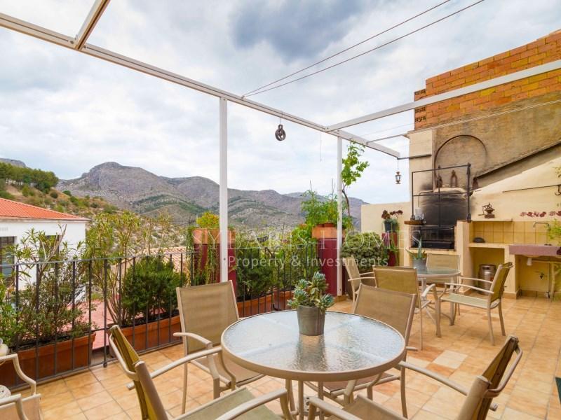 OPORTUNIDAD DE INVERSIÓN - CASA RURAL en Oliva - Imagen 1