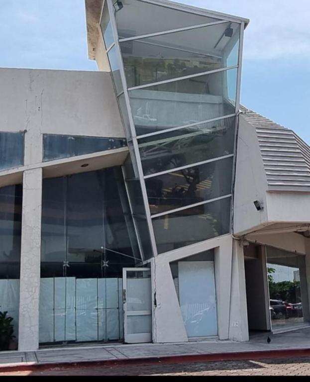 PLAZA MOCAMBO LOCAL COMERCIAL en Venta / Renta DOS PLANTAS … en Veracruz - Imagen 1
