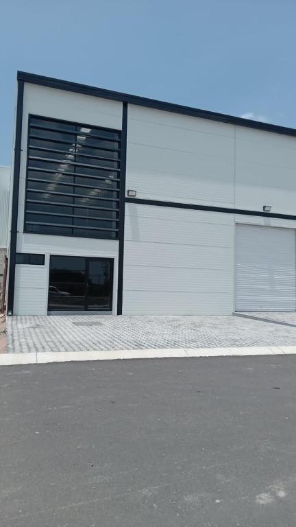 Bodega comercial en RENTA en El Pinto - Imagen 1