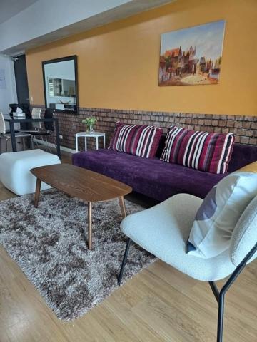 Fort Bonifacio, Taguig, Condo For Rent in Plain View - Image 1
