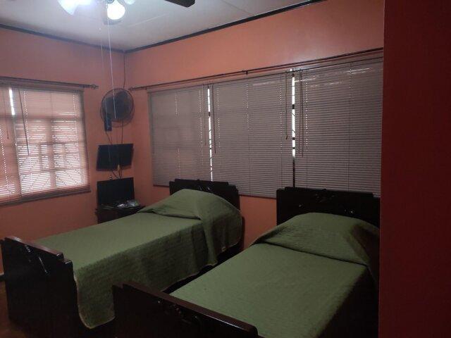 Kapitolyo, Pasig, House For Rent in Manila - Image 1