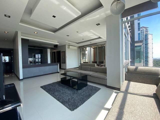 Fort Bonifacio, Taguig, House For Rent in Pinyahan - Image 1