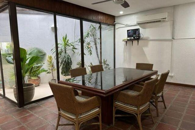 San Lorenzo, Makati, House For Rent in Lower Bicutan - Image 1