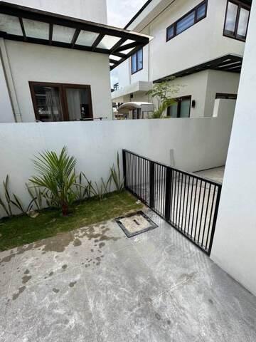 Talamban, Cebu, Townhouse For Rent in Mandaue - Image 1
