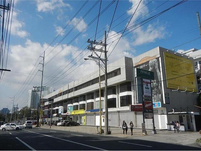 Chino Roces, Makati, House For Rent in Taguig - Image 1