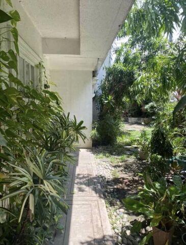 New Manila, Quezon, Townhouse For Rent in Pinyahan - Image 1