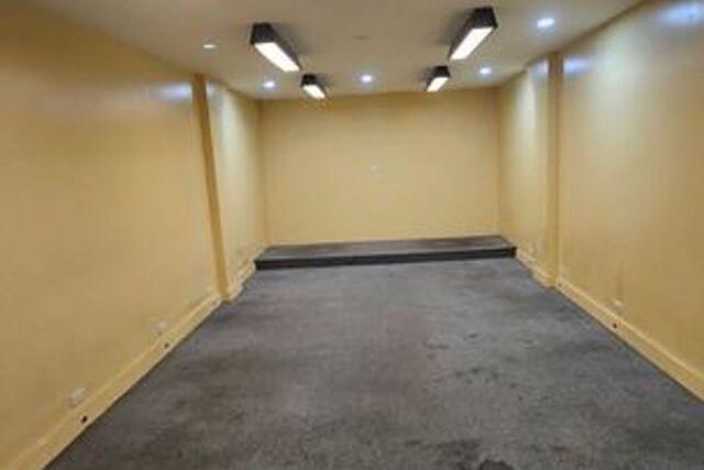 South Triangle, Quezon, Office For Rent in Valenzuela - Image 1