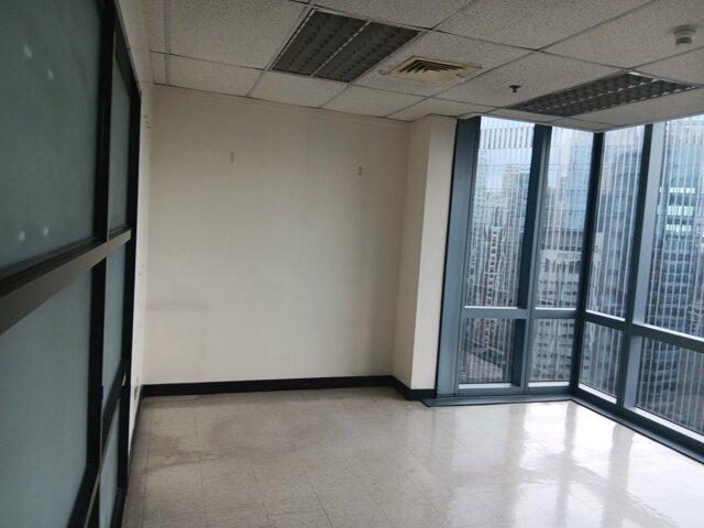 Makati, Office For Rent in Navotas - Image 1