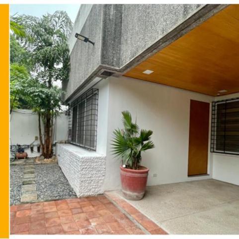 San Lorenzo, Makati, House For Rent in Pinyahan - Image 1