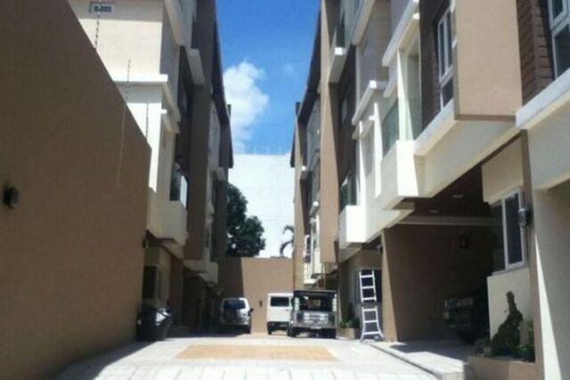 Cubao, Quezon, Townhouse For Rent in Valenzuela - Image 1
