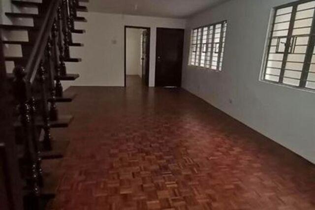 Valenzuela, Makati, Townhouse For Rent in Lower Bicutan - Image 1