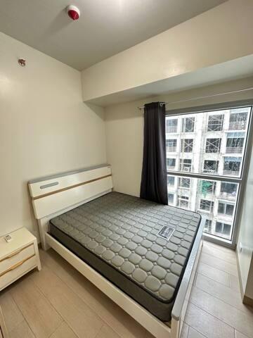 Tambo, Paranaque, Condo For Rent in San Donisio - Image 1