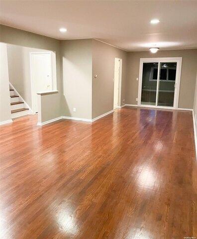 Home For Rent In Hicksville, New York in Babylon - Image 1
