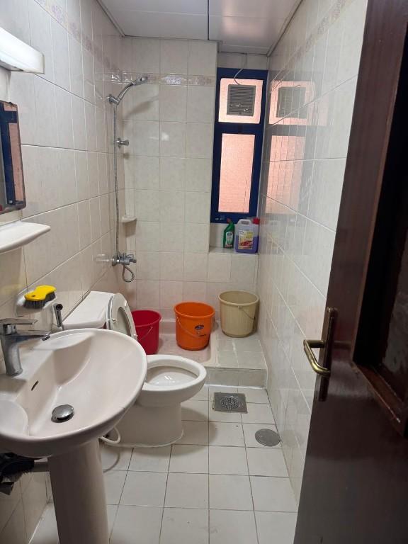 ROOM FOR RENT WITH ATTACHED BATHROOM in United Arab Emirates - Image 4